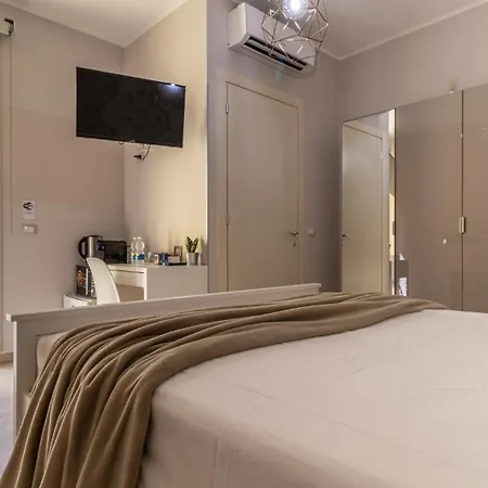 Apartment -Le Stanze Dei Pico- Wi-Fi, Nel Cuore Di Mirandola E Una Terrazza Unica Sul Tetto *