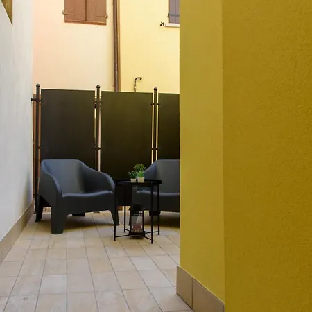 Lejlighed -le Stanze Dei Pico- Wi-fi, Nel Cuore Di - Terrazza Unica Sul Tetto Mirandola