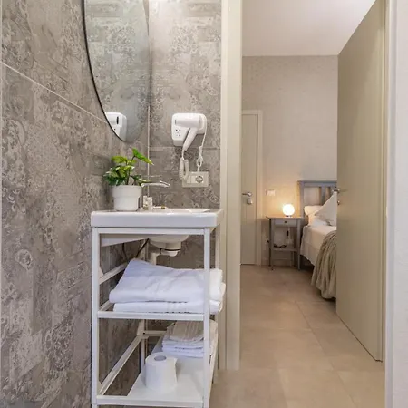 Apartment -le Stanze Dei Pico- Wi-fi, Nel Cuore Di - Terrazza Unica Sul Tetto Mirandola