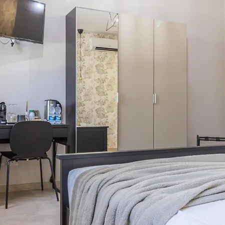 Apartment -le Stanze Dei Pico- Wi-fi, Nel Cuore Di - Terrazza Unica Sul Tetto Mirandola